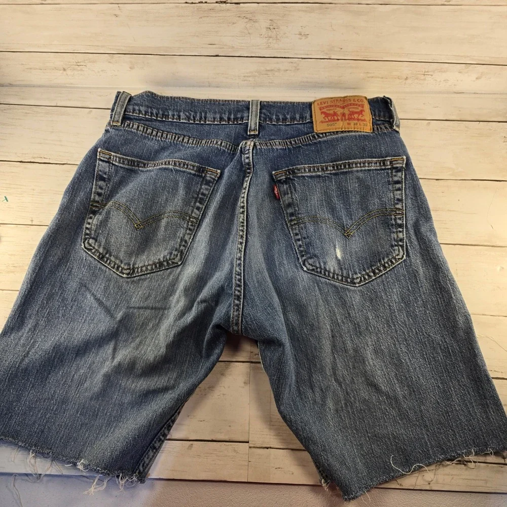 Levis 505 Mens Regular Fit Cutoff Denim Shorts Medium Wash Blue W33 505-4649